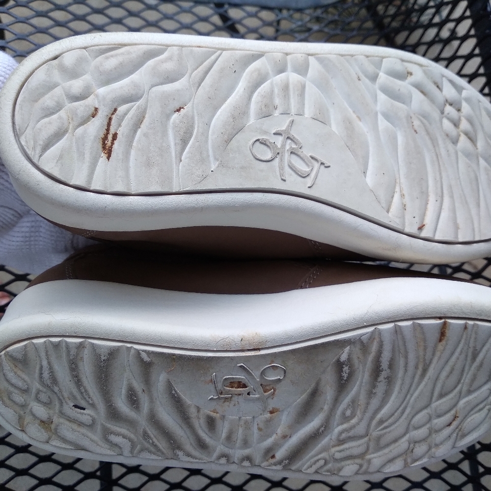 OPOT Brown Slip ons - Picture 4 of 6